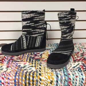 Toms boots size 7.5 great condition